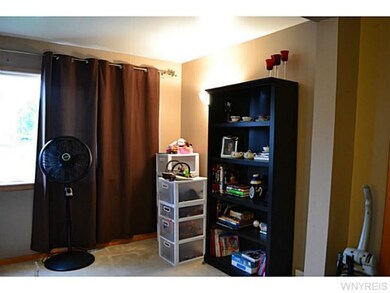Foyer. Front foyer/children s play area.