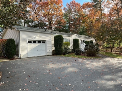 2612 Oak Point Dr, Middleborough, MA 02346 - photo 2