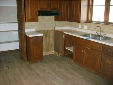 309 W 3rd St, Franklin, KS 66735 - photo 5