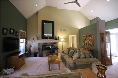 547 E Pioneer Trail, Aurora, OH 44202 - photo 4