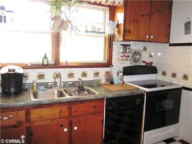 Kitchen - Smooth-top stove