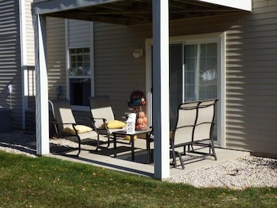 2528 Edgewood Dr, Beloit, WI 53511 - photo 4