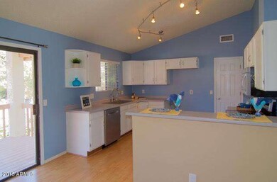 5610 W Avalon Ct, Chandler, AZ 85226 - photo 6