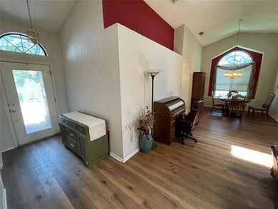 317 Sunrise Dr, Granbury, TX 76049 - photo 4