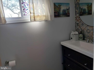 616 W 2nd St, Palmyra, NJ 08065 - photo 5