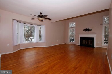 7913 Gambrill Ct, Springfield, VA 22153 - photo 6