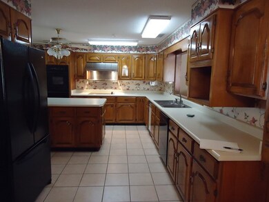 504 E 4th St, Donalsonville, GA 39845 - photo 3