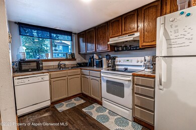 1056 E 7th St, Craig, CO 81625 - photo 4