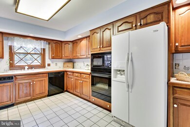 17 Bryants Nursery Rd, Silver Spring, MD 20905 - photo 4