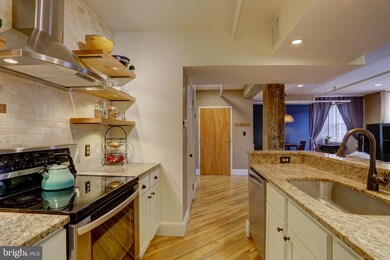 247 N Shippen St unit 211, Lancaster, PA 17602 - photo 4