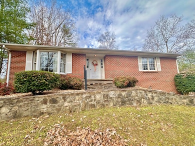 3114 Longdale Furnace Rd, Clifton Forge, VA 24422 - photo 2