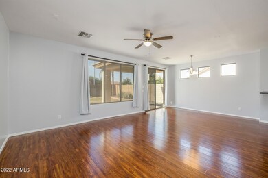 6)GREAT ROOM