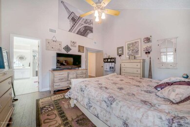 Master en-Suite-2