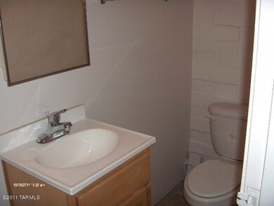 upstairs 1/2 bath