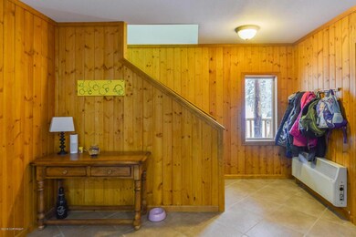 Entry / Stairs to Upper Bedroom