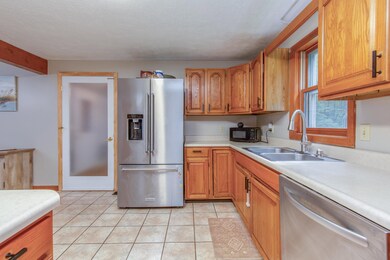 68 Winslow Rd, Dunbarton, NH 03046 - photo 5