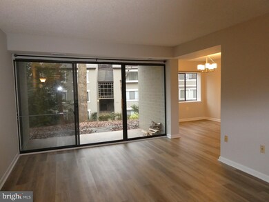 2210 Springwood Dr unit T8, Reston, VA 20191 - photo 4