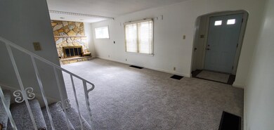 504 E Benton St, Wapakoneta, OH 45895 - photo 6