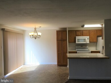 564 Glen Ct, Glen Burnie, MD 21061 - photo 4