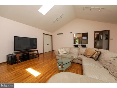 435 Mulberry Ct, Langhorne, PA 19047 - photo 7