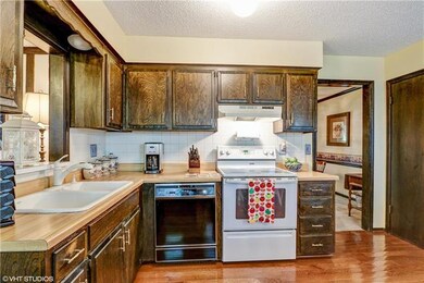 10310 W 48th St, Shawnee, KS 66203 - photo 4