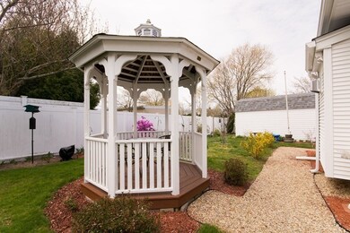 45 Center St, South Dartmouth, MA 02748 - photo 4