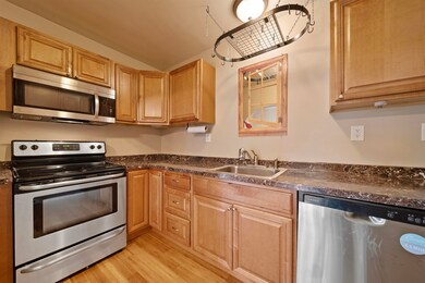 30 Edwards St, Nashua, NH 03060 - photo 4