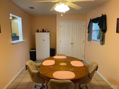 DINING/FLEX SPACE