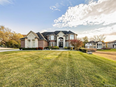 2953 Squire Ct, Troy, MI 48098 - photo 4