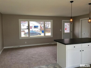 2118 Jefferson Ave, Davenport, IA 52803 - photo 4