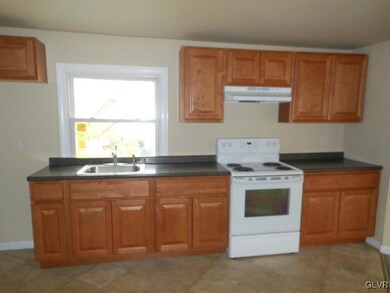 107 W Main St, Pen Argyl, PA 18072 - photo 2