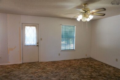1208 Montgomery St, Wichita Falls, TX 76302 - photo 3