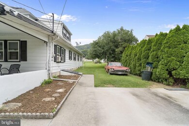 3507 Earl St, Reading, PA 19605 - photo 3