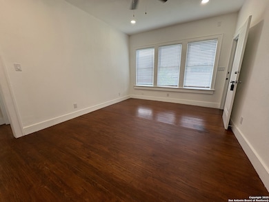 805 W Summit Ave unit 4, San Antonio, TX 78212 - photo 4