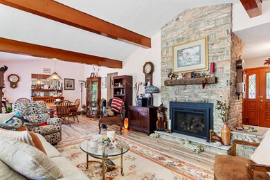 916 Hillcrest Dr - 1003