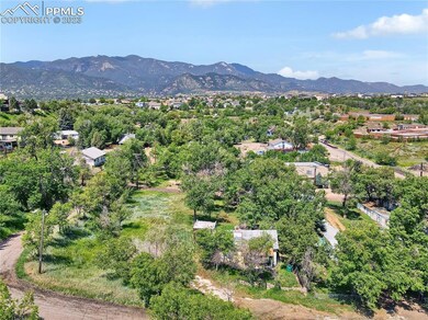 Quiet neighborhood within minutes to Old Colorado 