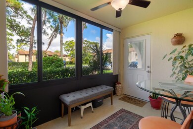 329 Knotty Pine Cir unit D-1, Greenacres, FL 33463 - photo 5