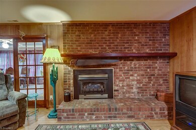 910 Oakmont Dr, Asheboro, NC 27205 - photo 5