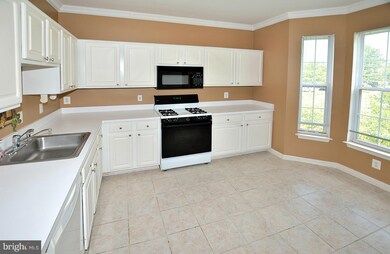 46602 Ellicott Square unit 201, Sterling, VA 20165 - photo 2