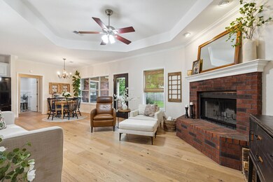 408 Huggins Dr, Springtown, TX 76082 - photo 4