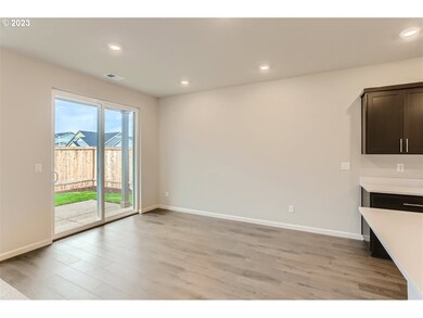 1001 S Vine St, Canby, OR 97013 - photo 5