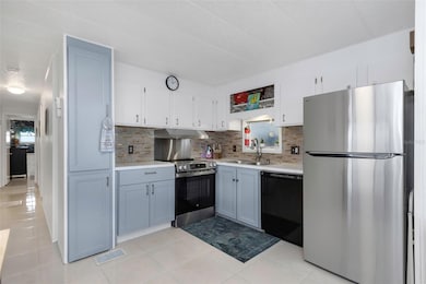 294 Colonial Blvd unit 48, Palm Harbor, FL 34684 - photo 3