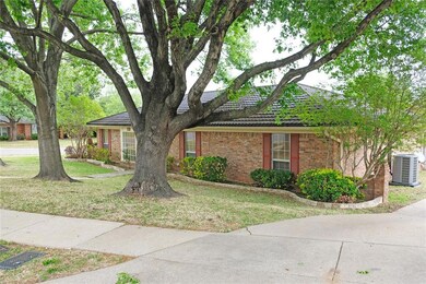 428 Wren Ct, Bedford, TX 76021 - photo 2