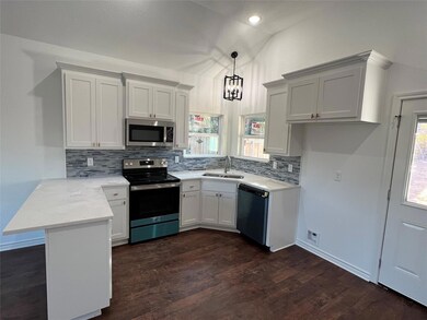 1517 Ridgeview Cir, Granbury, TX 76048 - photo 2