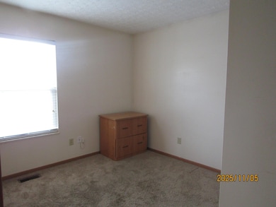 1817 Marlboro Ave, Obetz, OH 43207 - photo 4