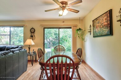 009_Dining Room