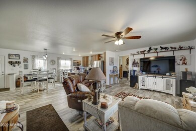 660 E Scenic St-7