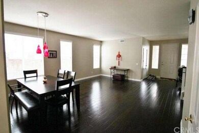 Decorator  colors  and  laminate  wood  floors  am