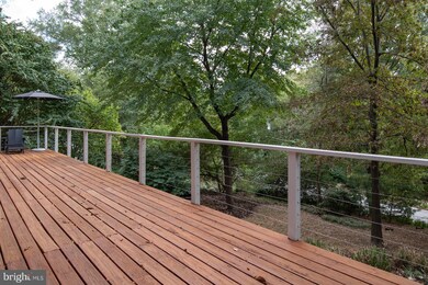 2212 Whiteoaks Dr, Alexandria, VA 22306 - photo 7