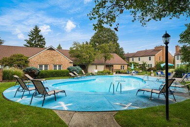 2 Swimming pools